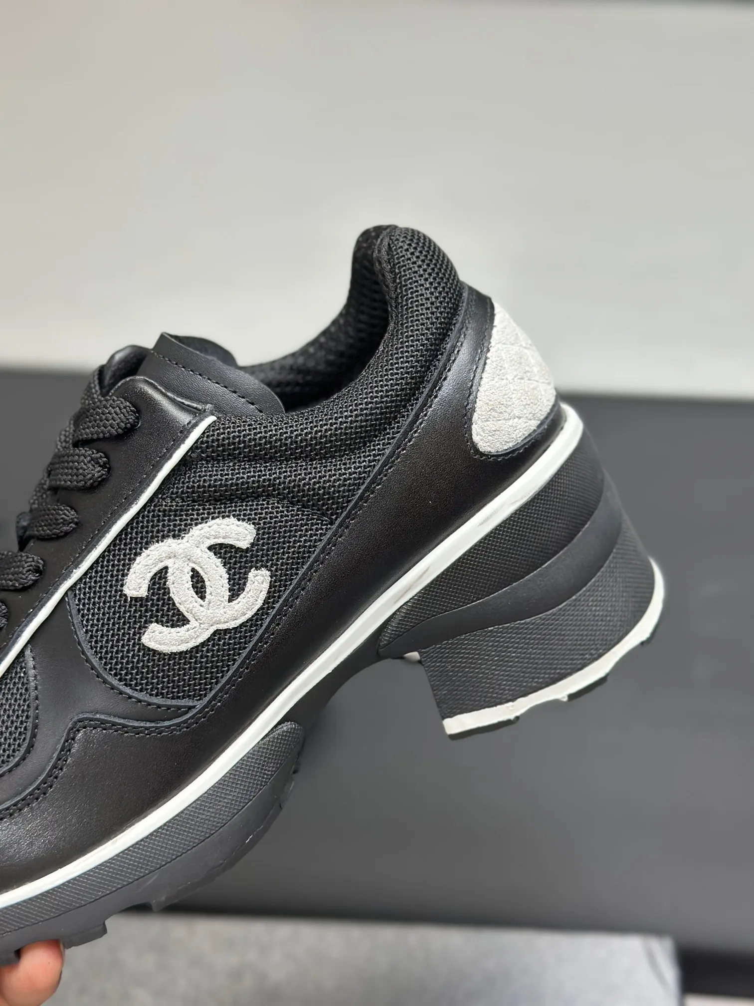 Men's shoes 💰620💰Women's 🚺 Chanel Panda shoes! 2025 counter top casual sports shoes This classic design; the upper is in the style of electric embroidery with various techniques; the outsole is fashionable and sporty; the unusual inclusion of a variety of color matching elements... The diversified mix and match is very good-looking and versatile, and can be used for leisure, fashion, sports, and outdoor... ꫛꫀꪝ Go➫ Materials: ❶Upper made of: original imported first-layer silk cowhide + original waterproof cloth + original first-layer cowhide ❷Inner use: Original Yangli+wang ❸ Outsole based on: Original TPU combination outsole Special counter boutique packaging complete set for women 35–41
